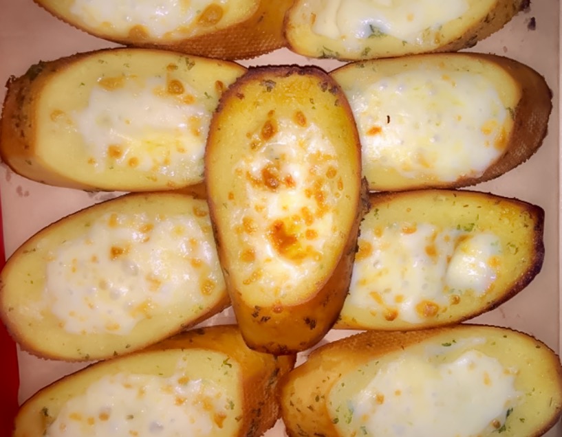 Garlic Bread with cheese (10 Slices)